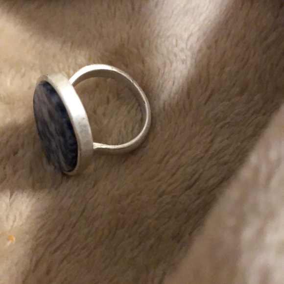 Blue statement ring - Picture 4 of 5